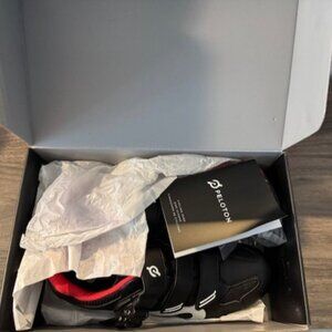 NIB Peloton cycling shoes with cleats, size 39 (Women's 8)